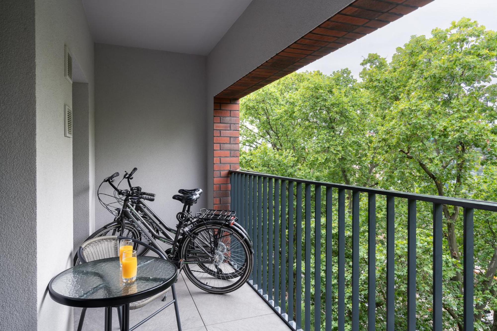 Apartwro 4Th-City Square Railway Station Balcony, Garage, Bicycles Wrocław Extérieur photo